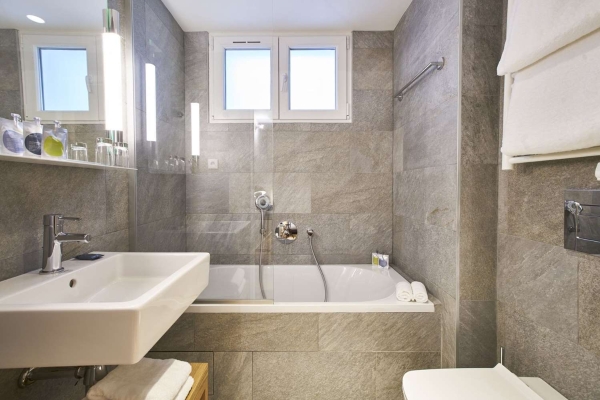 9hotel Republique